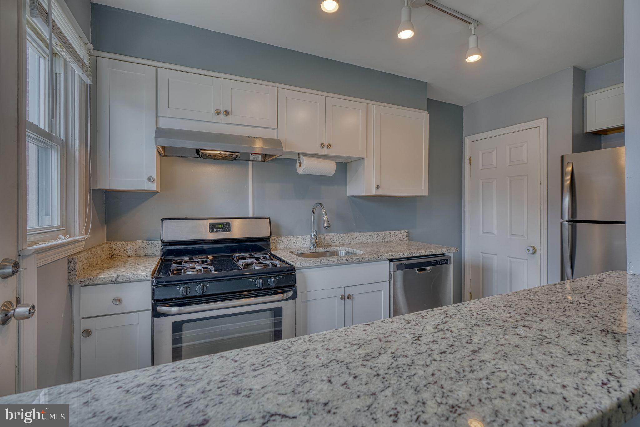 911 Arncliffe Road Essex, MD 21221 - Photo 7 of 26