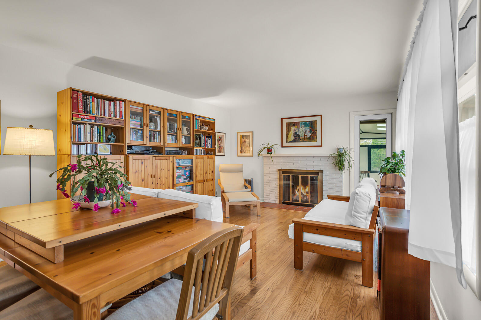 1900 Dunmore Road Ann Arbor, MI 48103 - Photo 3 of 43 0N0A1689