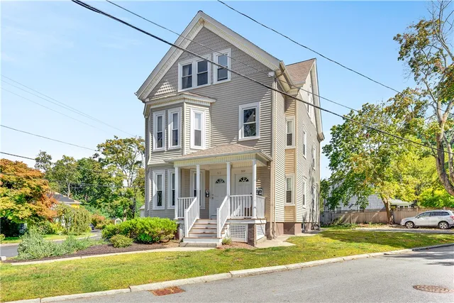 $2,500 | 311 Highland Avenue, Unit 1, Providence, RI 02906