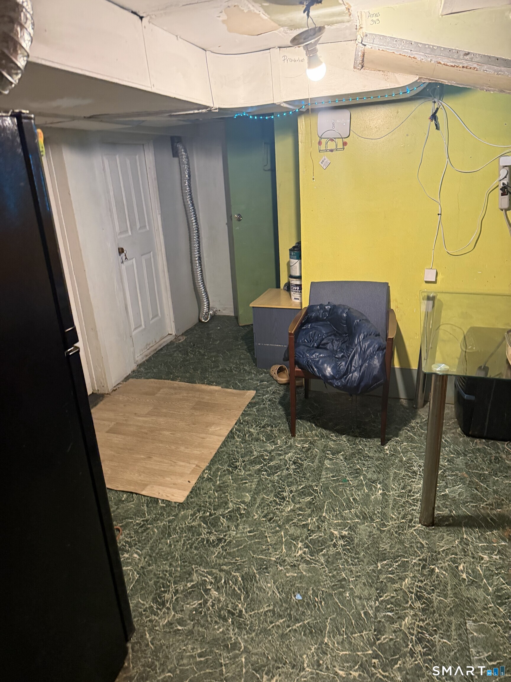 75 Frank Street Stamford, CT 06902 - Photo 15 of 21 a living room with furniture