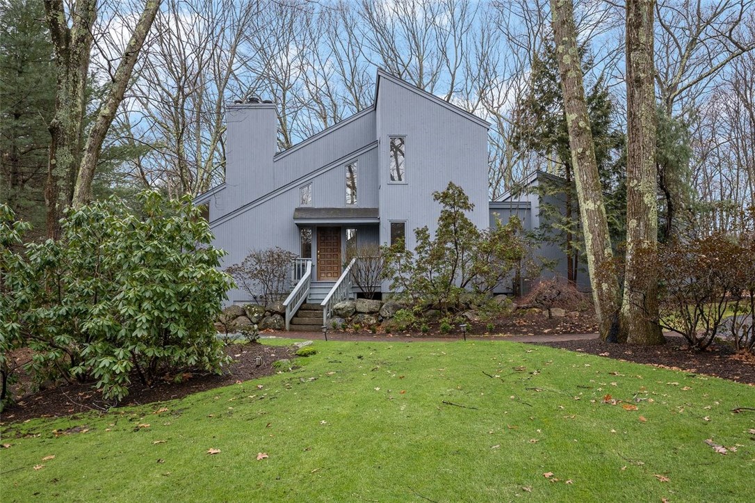 23 Wingate Road Lincoln, RI 02865 - Photo 1 of 40 Gallery Image 1