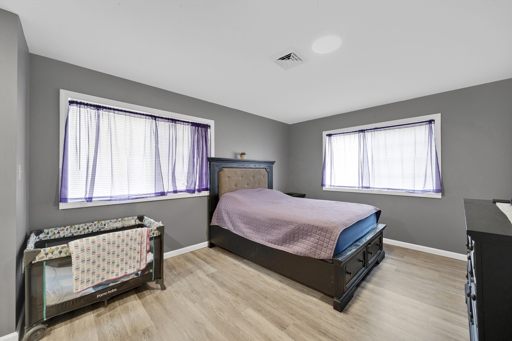 42 Ringgold Street Springfield, MA 01107 - Photo 29 of 38
