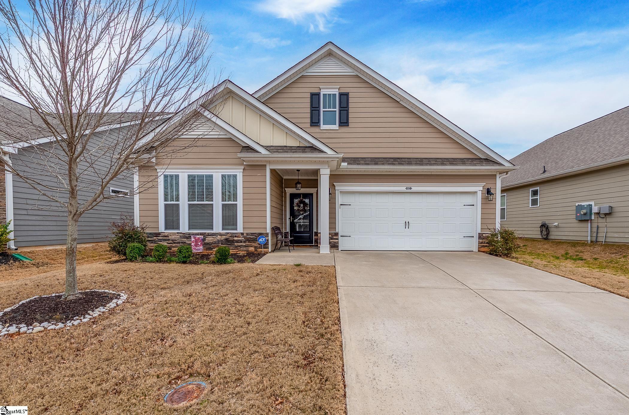 607 Raleighwood Lane Simpsonville, SC 29681 - Photo 1 of 44 Gallery Image 1