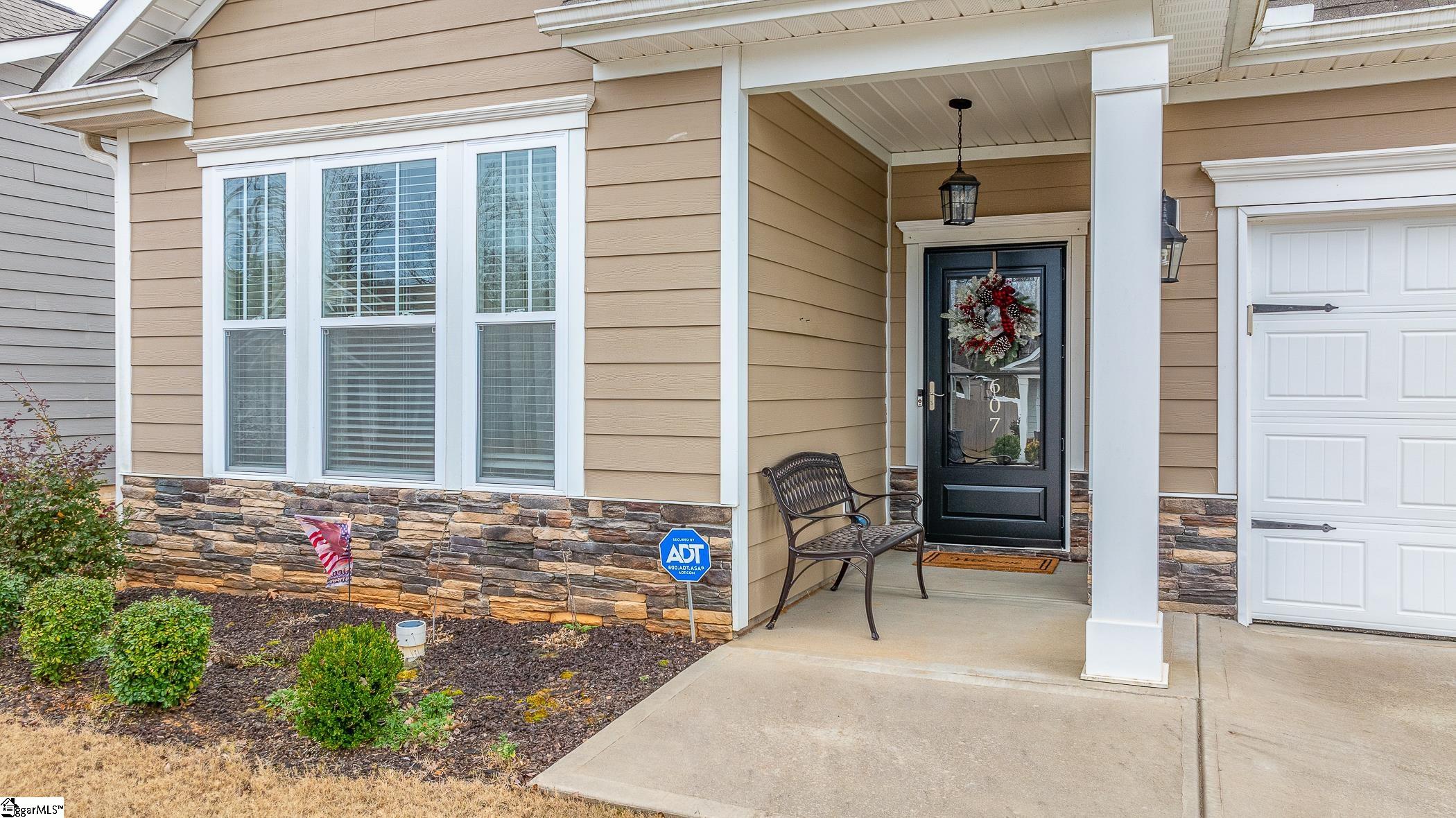 607 Raleighwood Lane Simpsonville, SC 29681 - Photo 2 of 44 Gallery Image 2