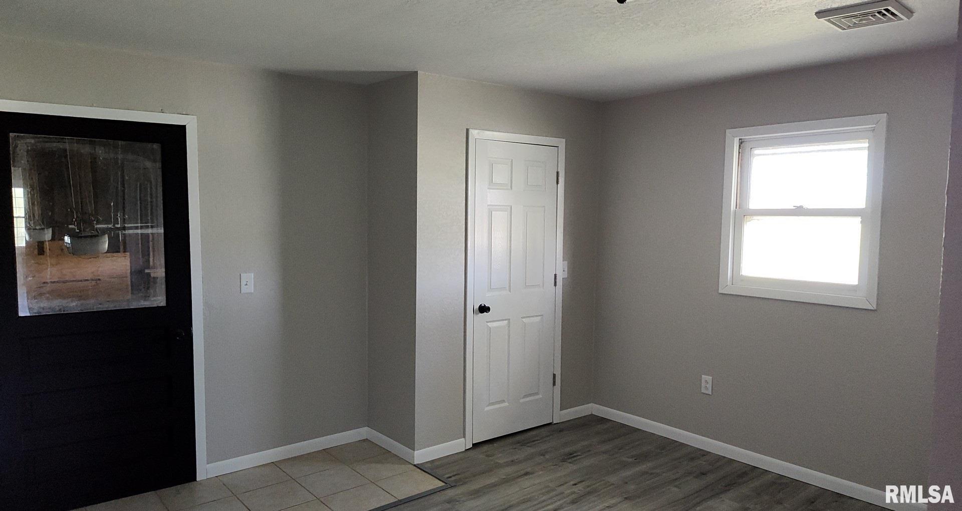1702 East County Road Carthage, IL 62321 - Photo 14 of 16 Gallery Image 14
