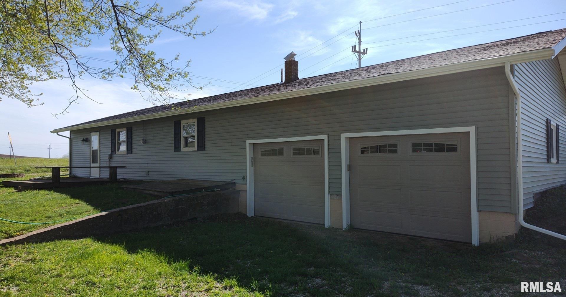 1702 East County Road Carthage, IL 62321 - Photo 5 of 16 Gallery Image 5
