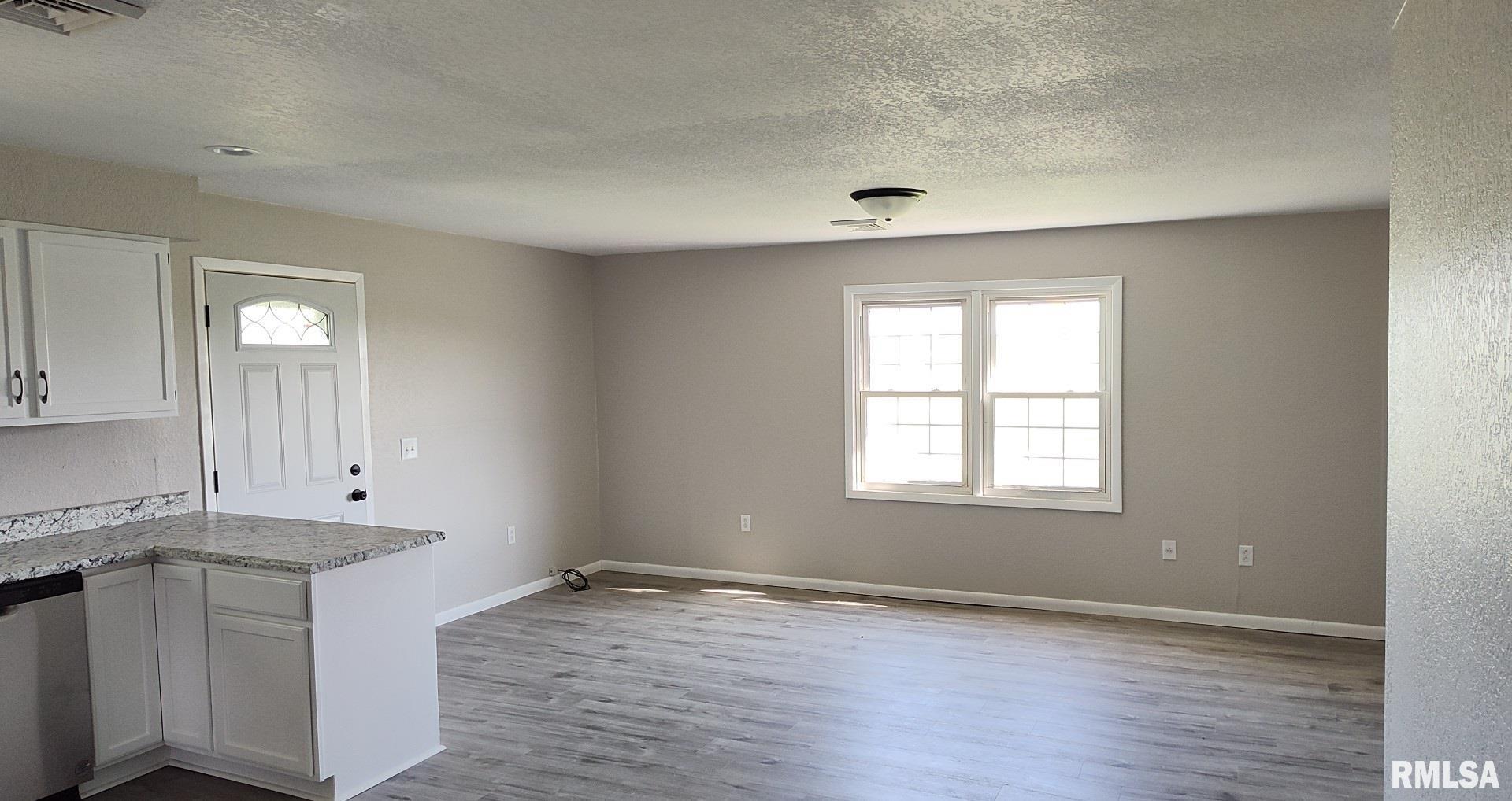 1702 East County Road Carthage, IL 62321 - Photo 8 of 16 Gallery Image 8
