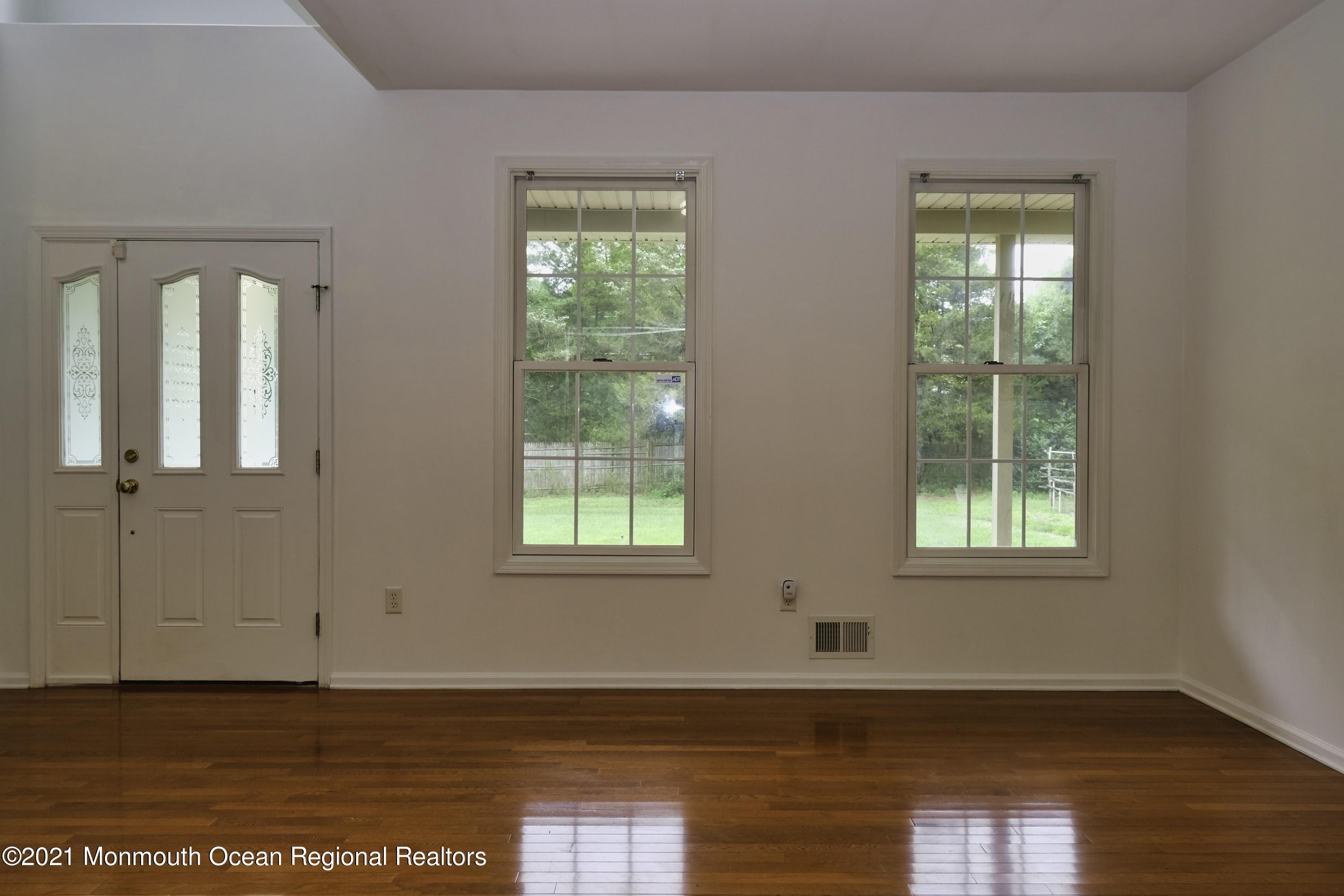 781 Monmouth Road Cream Ridge, NJ 08514 - Photo 7 of 33 DSCF7476