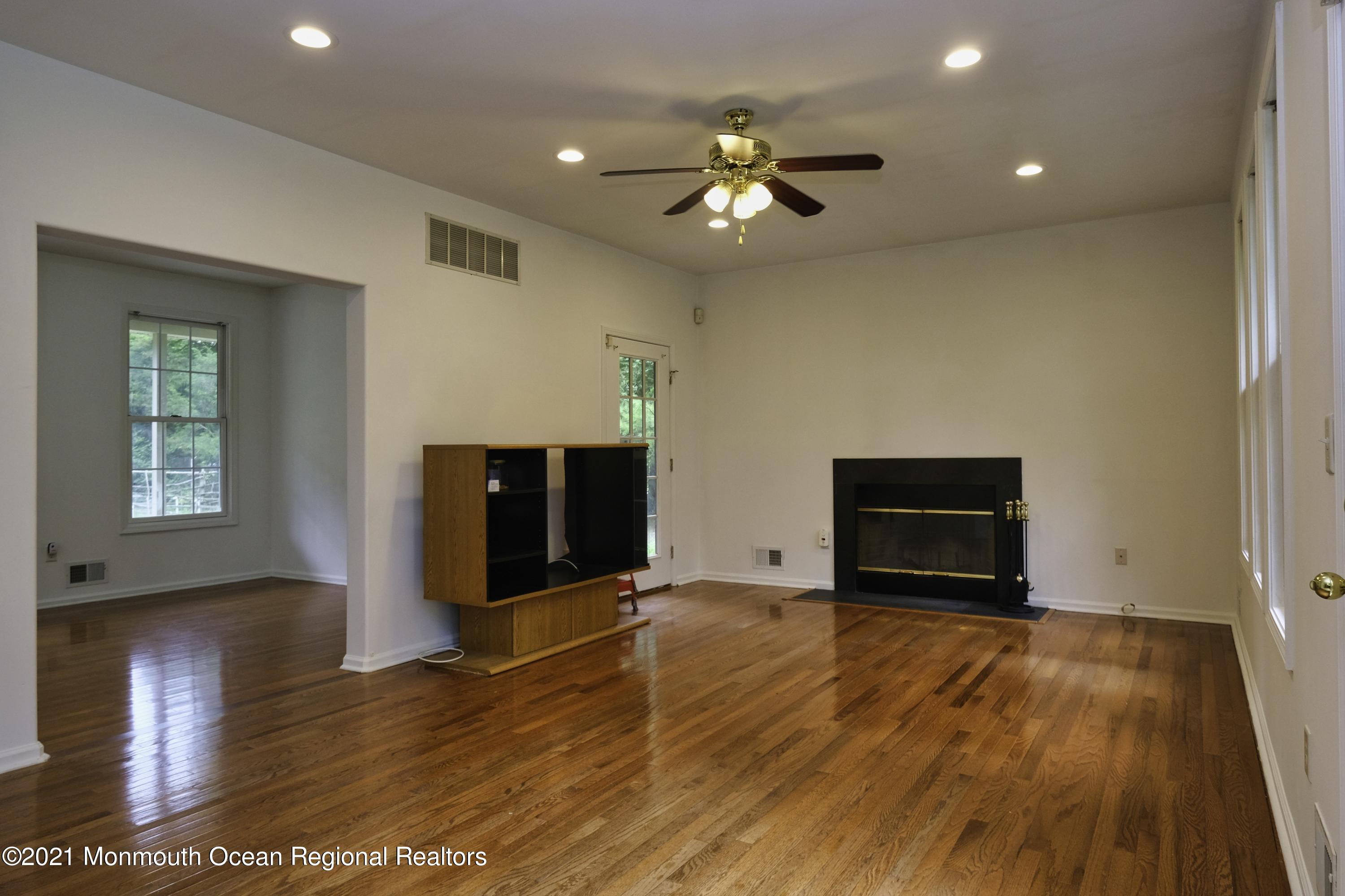 781 Monmouth Road Cream Ridge, NJ 08514 - Photo 9 of 33 DSCF7475