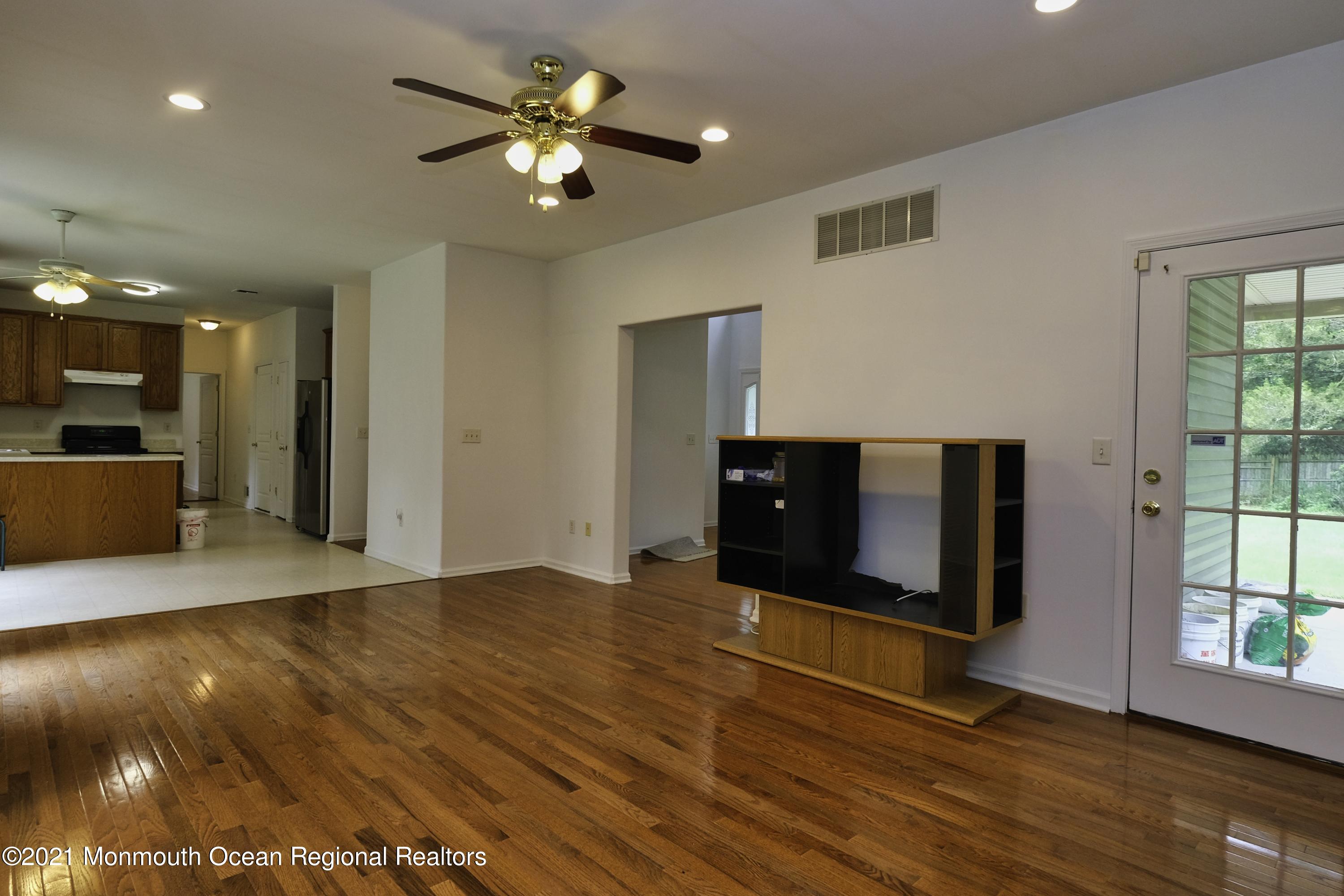 781 Monmouth Road Cream Ridge, NJ 08514 - Photo 10 of 33 DSCF7478