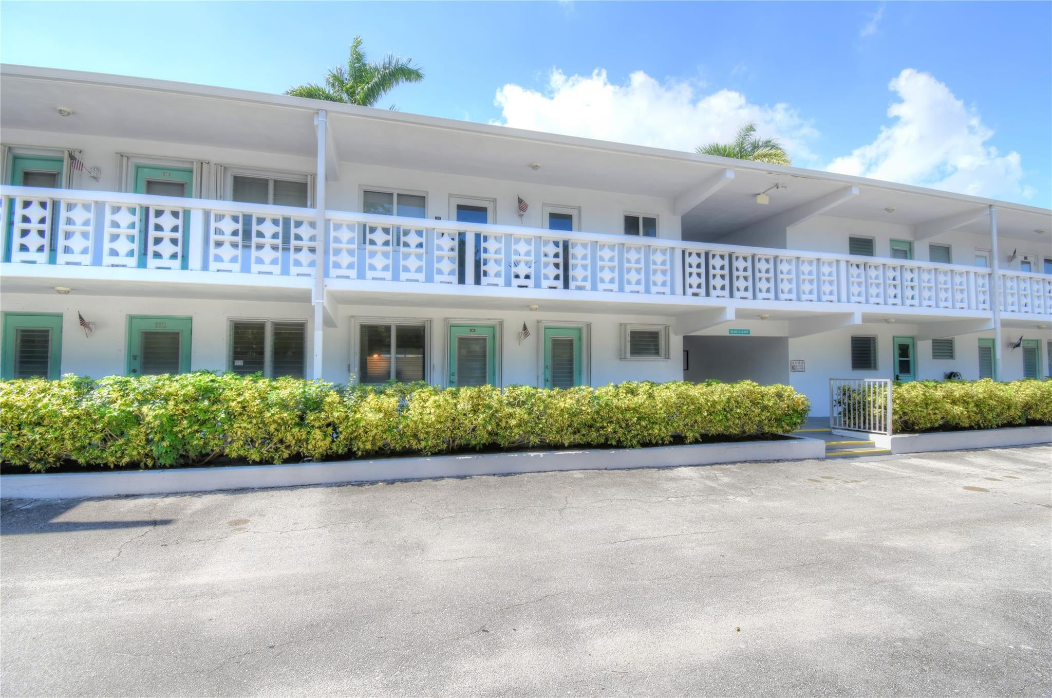 2161 Northeast 42nd Court, Unit 114 Lighthouse Point, FL 33064 - Photo 2 of 37 Photo 2