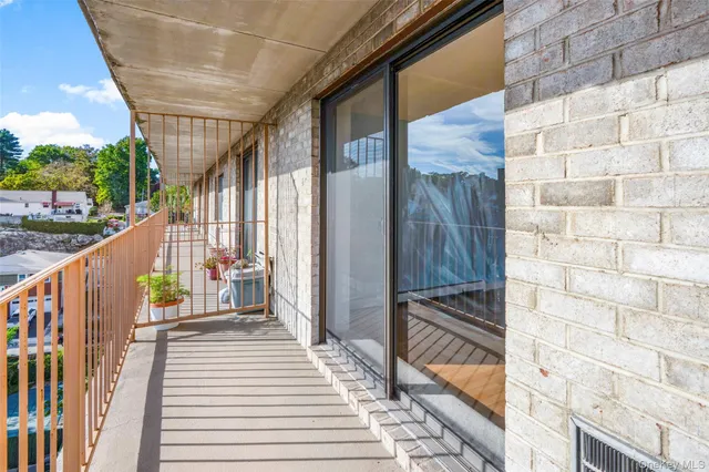$150,000 | 687 Bronx River Road, Unit 7C, Yonkers, NY 10704