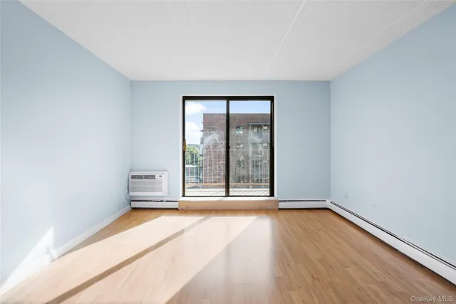 $150,000 | 687 Bronx River Road, Unit 7C, Yonkers, NY 10704