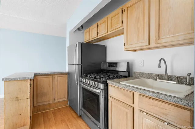 $150,000 | 687 Bronx River Road, Unit 7C, Yonkers, NY 10704