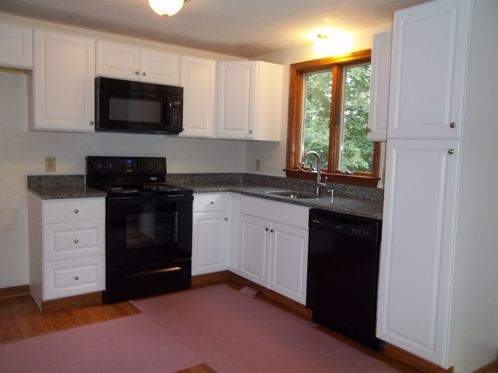 3 Old Monument Neck Road Bourne, MA 02532 - Photo 4 of 13 Gallery Image 4
