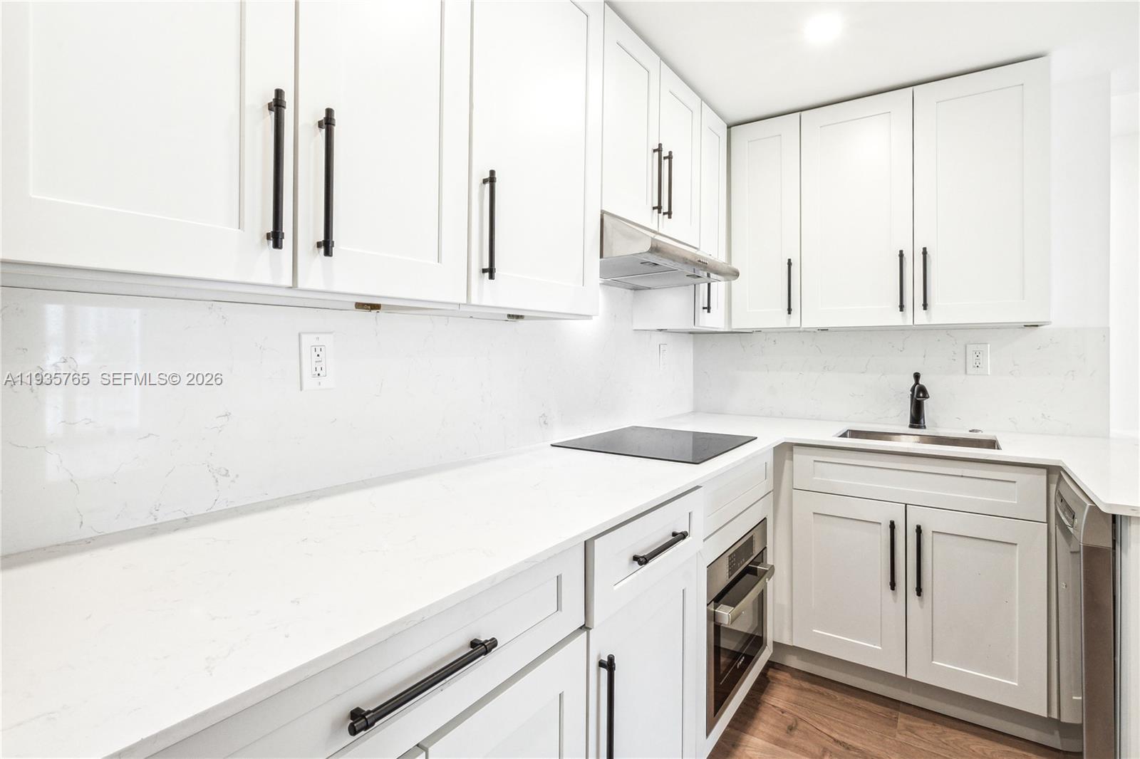 1674 Bay Road, Unit 406 Miami Beach, FL 33139 - Photo 15 of 35