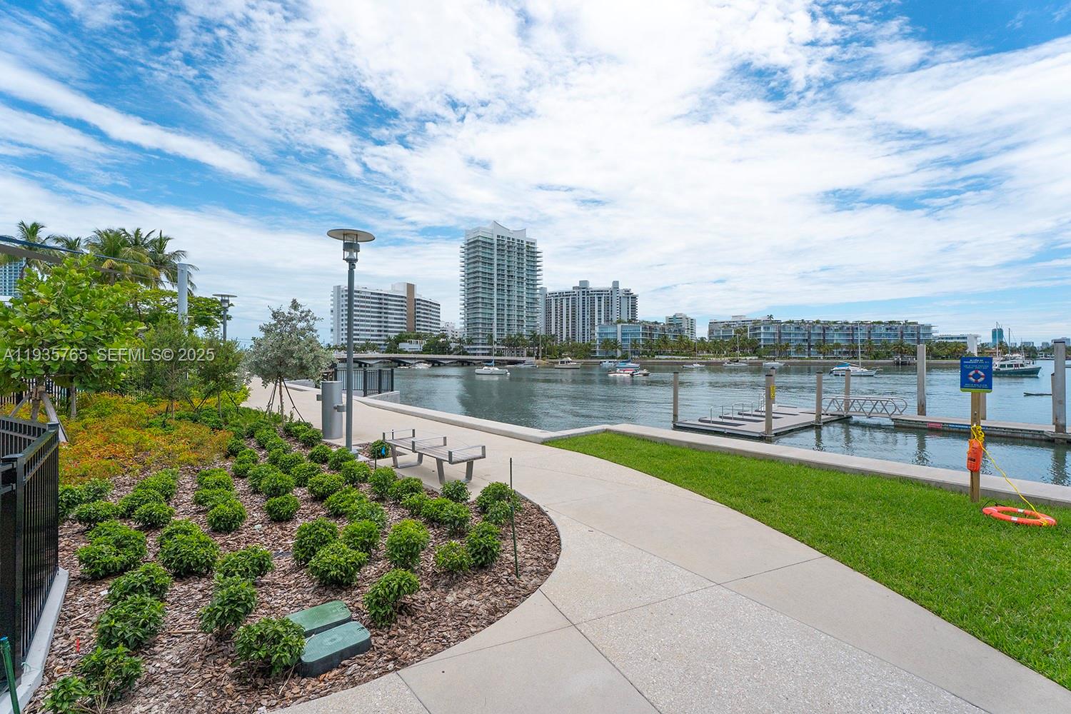 1674 Bay Road, Unit 406 Miami Beach, FL 33139 - Photo 24 of 33