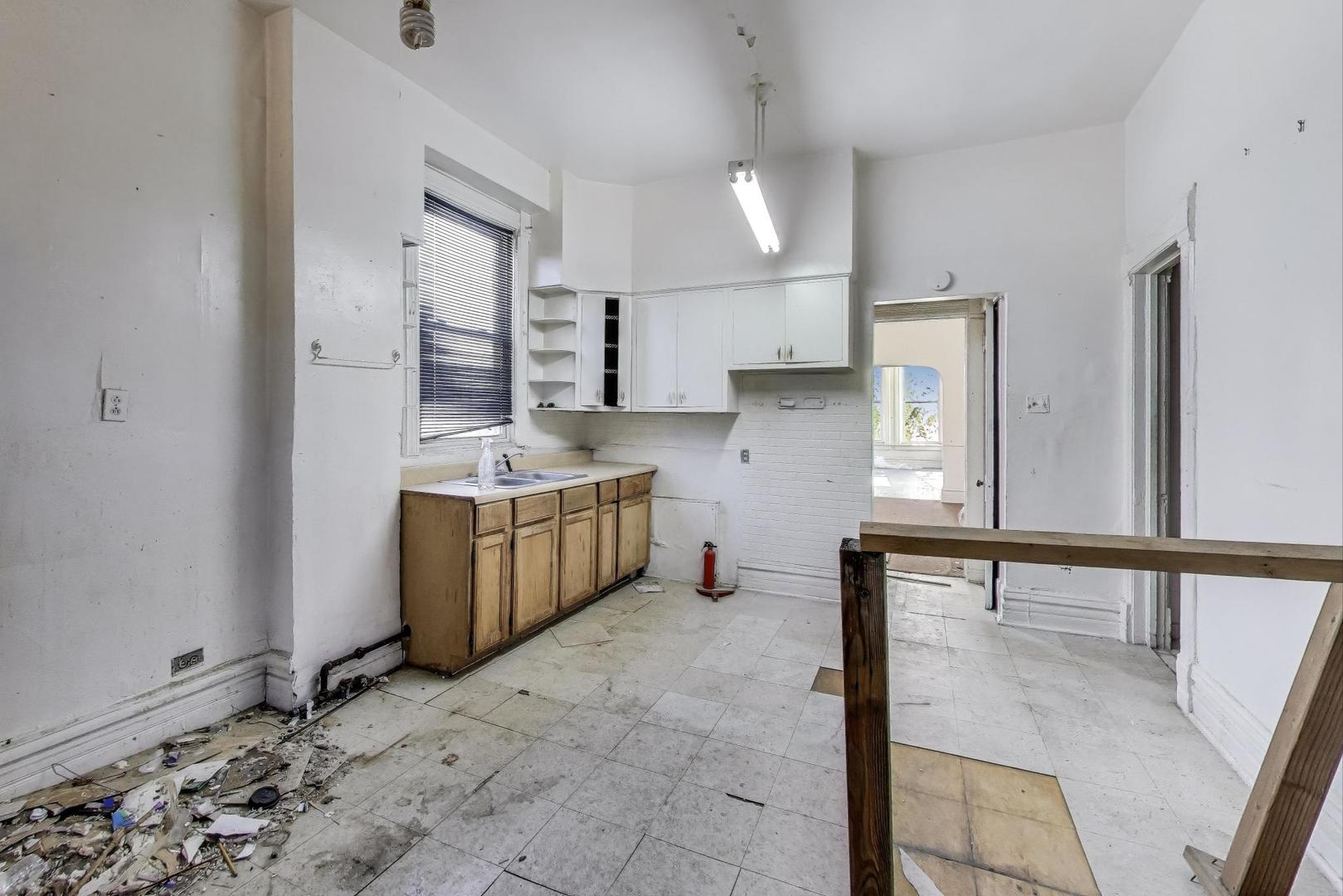 3118 West 16th Street Chicago, IL 60623 - Photo 21 of 46