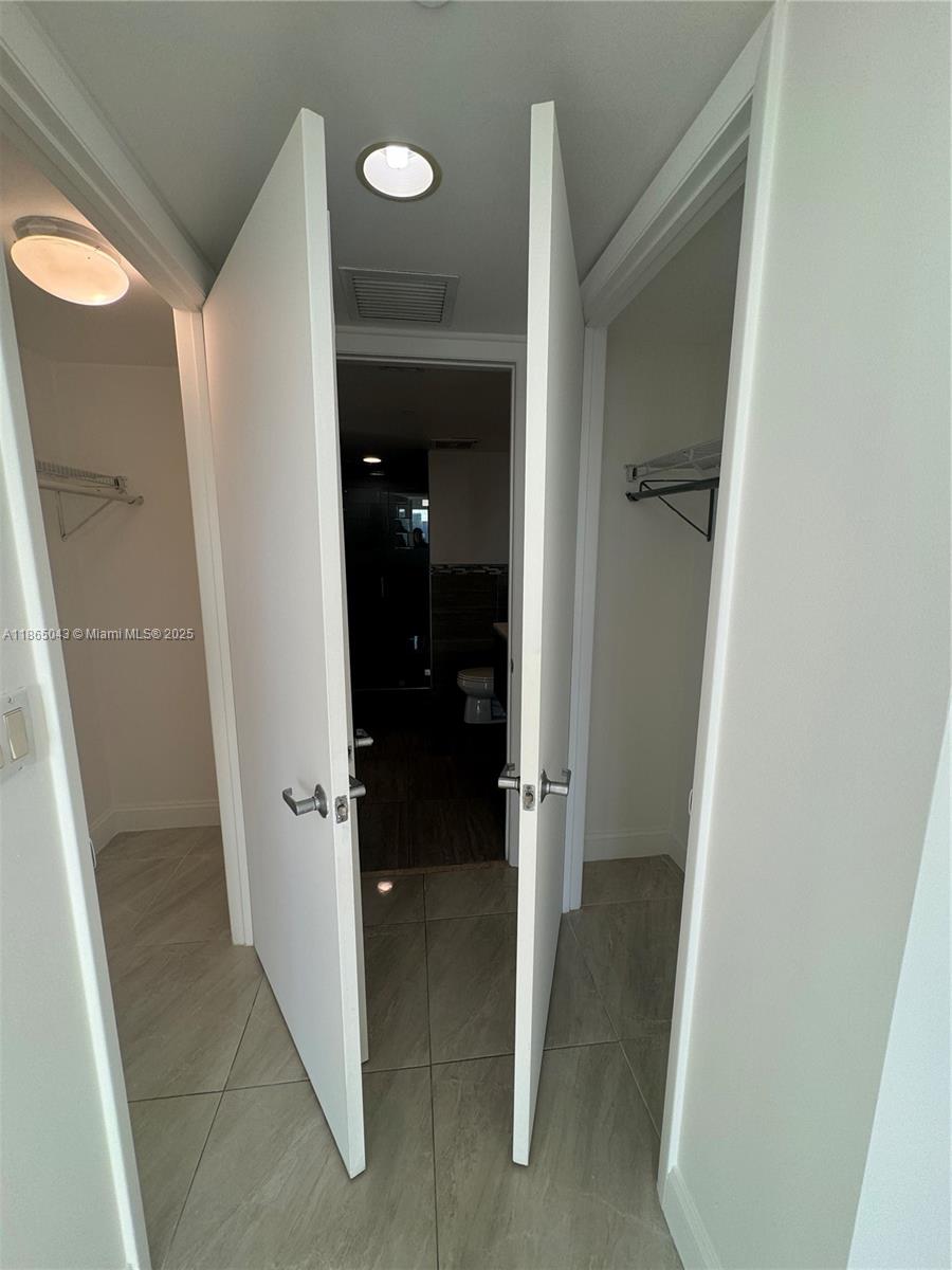 50 Biscayne Boulevard, Unit 3405 Miami, FL 33132 - Photo 16 of 40