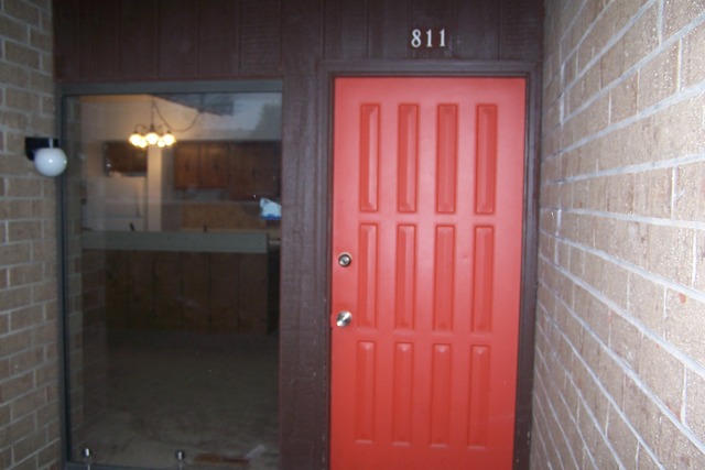811 Kenneth Circle Elgin, IL 60120 - Photo 2 of 12
