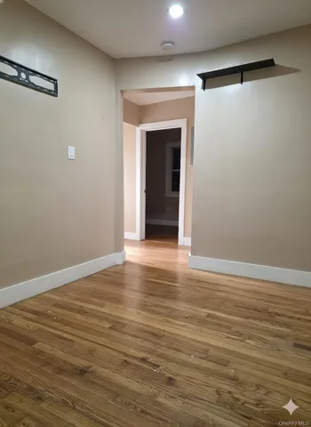 $2,900 | 202-02 109th Avenue | Hollis