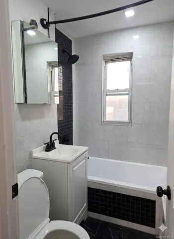 $2,900 | 202-02 109th Avenue | Hollis