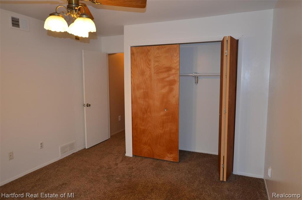 23428 Middlebelt Road, Unit 13 Farmington Hills, MI 48336 - Photo 4 of 14