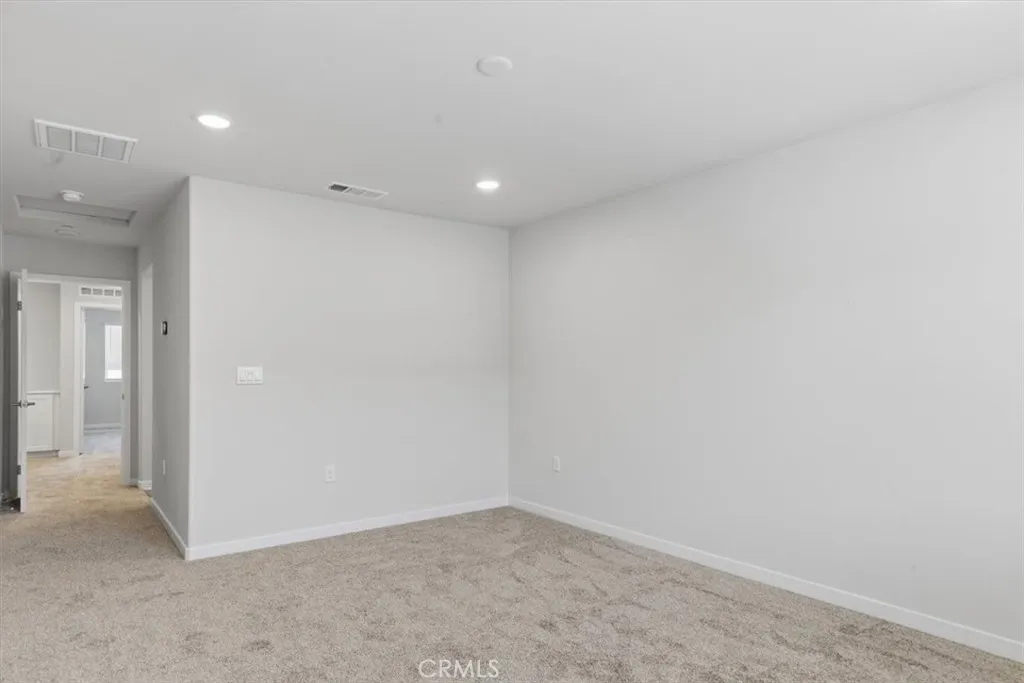9538 Hannah Way Riverside, CA 92504 - Photo 20 of 38 Primary bedroom