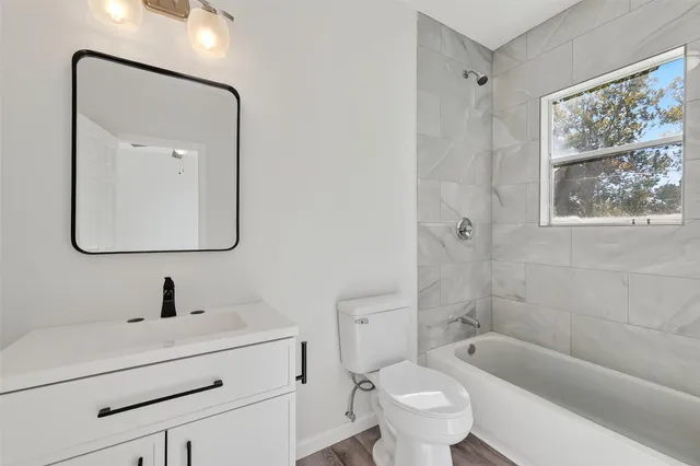 $1,550 | 301 East 3rd Street, Sweeny, TX 77480