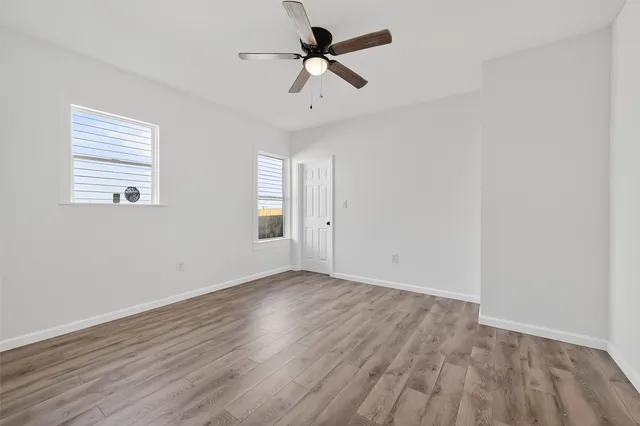 $1,550 | 301 East 3rd Street, Sweeny, TX 77480