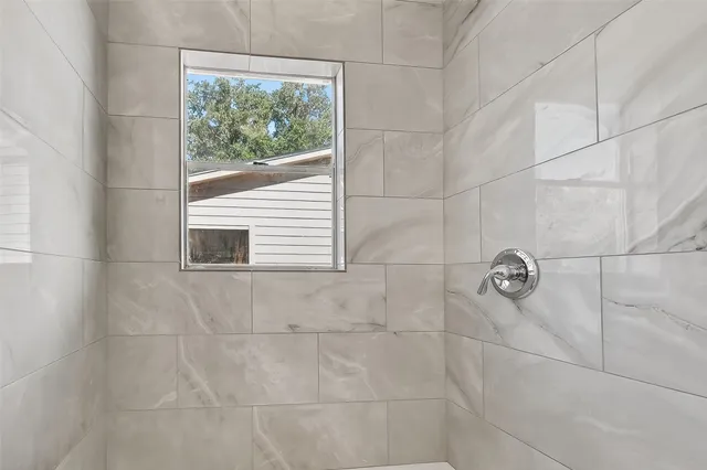 $1,550 | 301 East 3rd Street, Sweeny, TX 77480