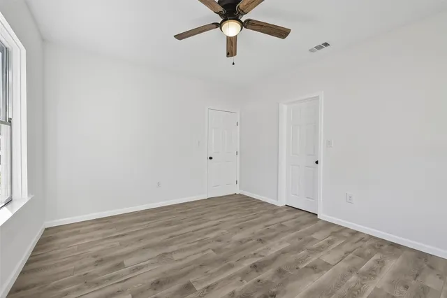 $1,550 | 301 East 3rd Street, Sweeny, TX 77480