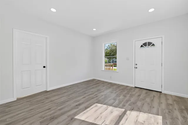 $1,550 | 301 East 3rd Street, Sweeny, TX 77480