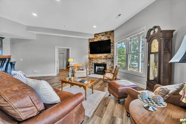 $2,495,000 | 152 Windward Pointe Drive, Moneta, VA 24121