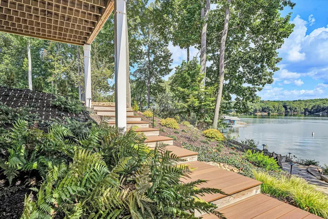 $2,495,000 | 152 Windward Pointe Drive, Moneta, VA 24121