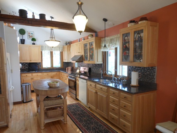 84 Russellville Road Southampton, MA 01073 - Photo 6 of 30