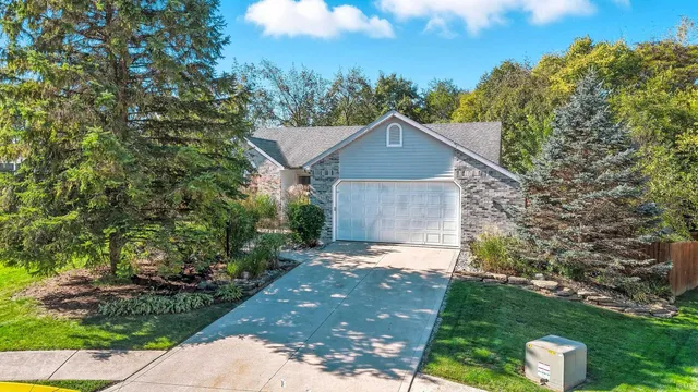 $369,900 | 548 Frederick Crossing, Roanoke, IN 46783