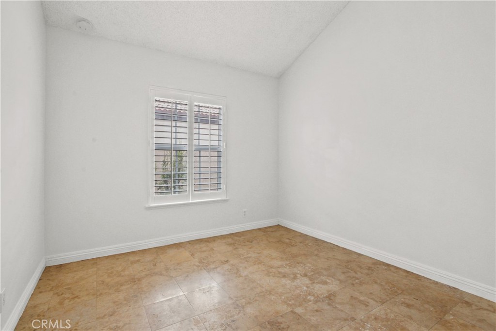 4 Brisa Irvine, CA 92620 - Photo 15 of 17 an empty room with a window