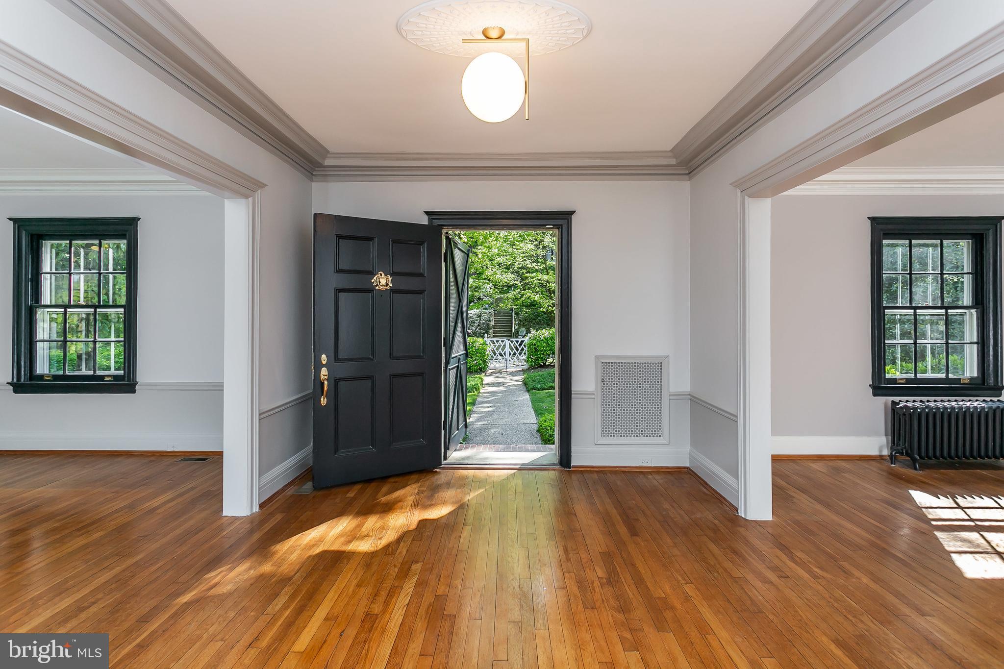 306 Edgevale Road Baltimore, MD 21210 - Photo 4 of 49 Gracious Foyer welcomes you