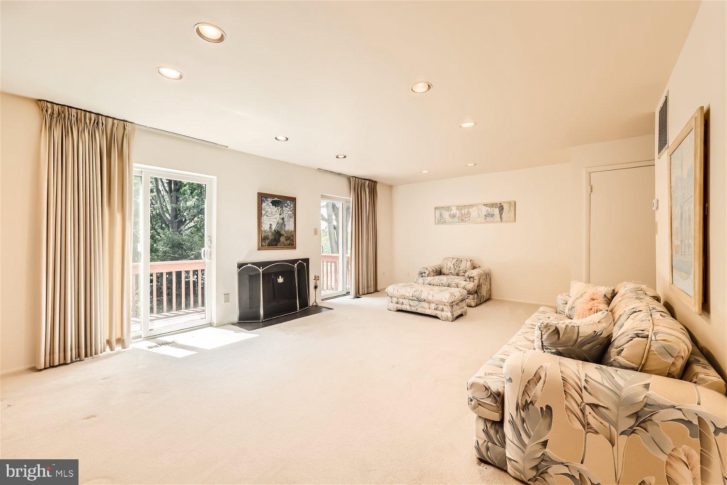 7516 Sea Change Columbia, MD 21045 - Photo 3 of 28 Spacious LR