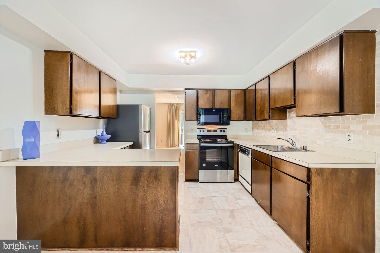 7516 Sea Change Columbia, MD 21045 - Photo 10 of 28 Kitchen