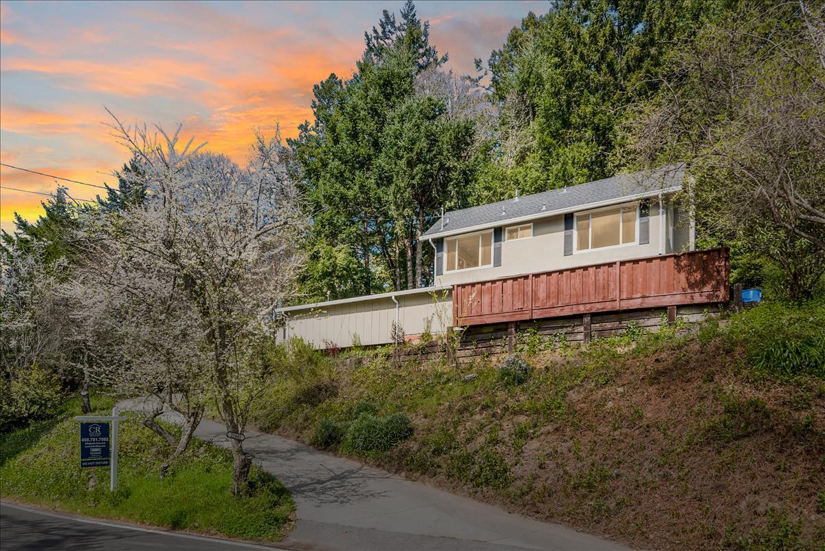 21681 Summit Road Los Gatos, CA 95033 - Photo 4 of 36 Gallery Image 4