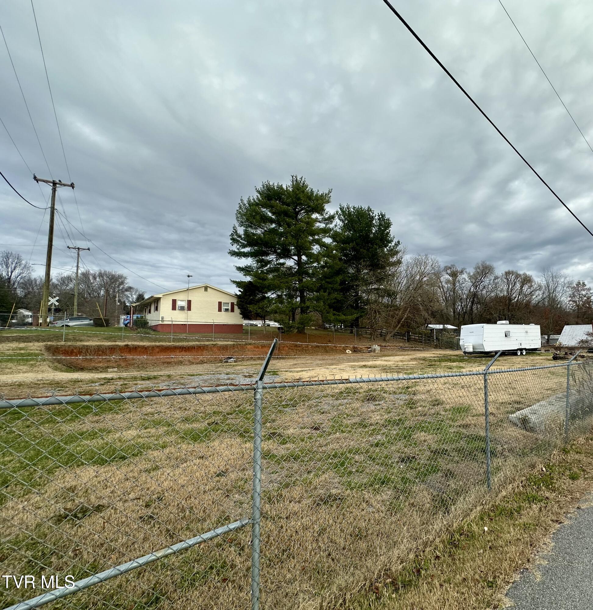 108 Inca Drive Mount Carmel, TN 37645 - Photo 2 of 4 IMG_2473