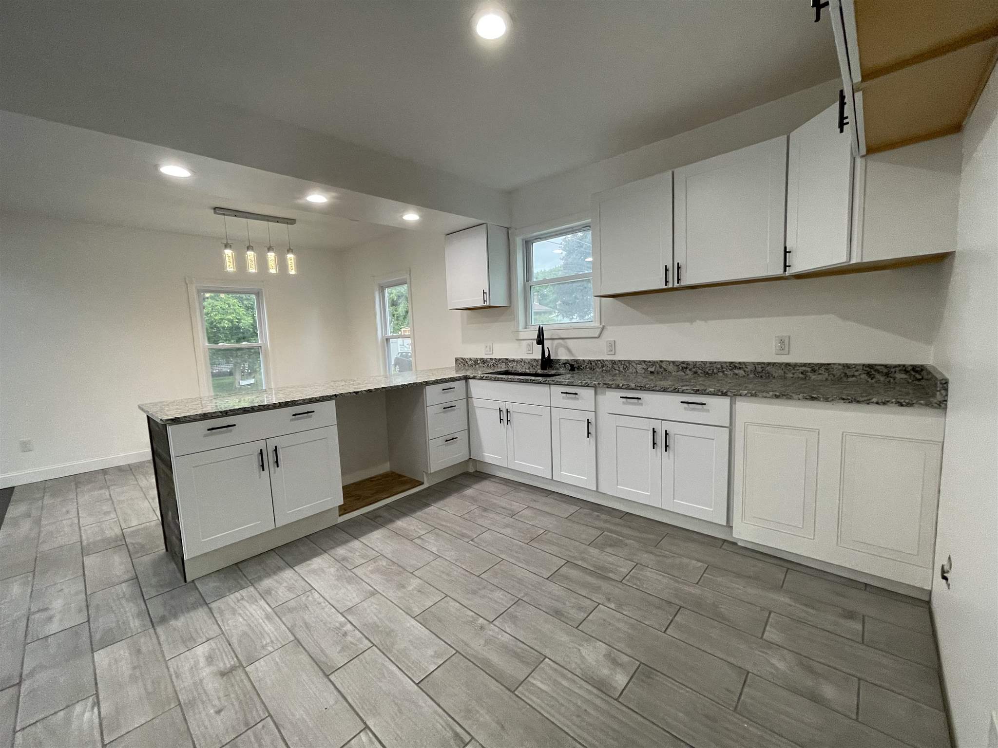 105 South Street Rutland, VT 05701 - Photo 2 of 28