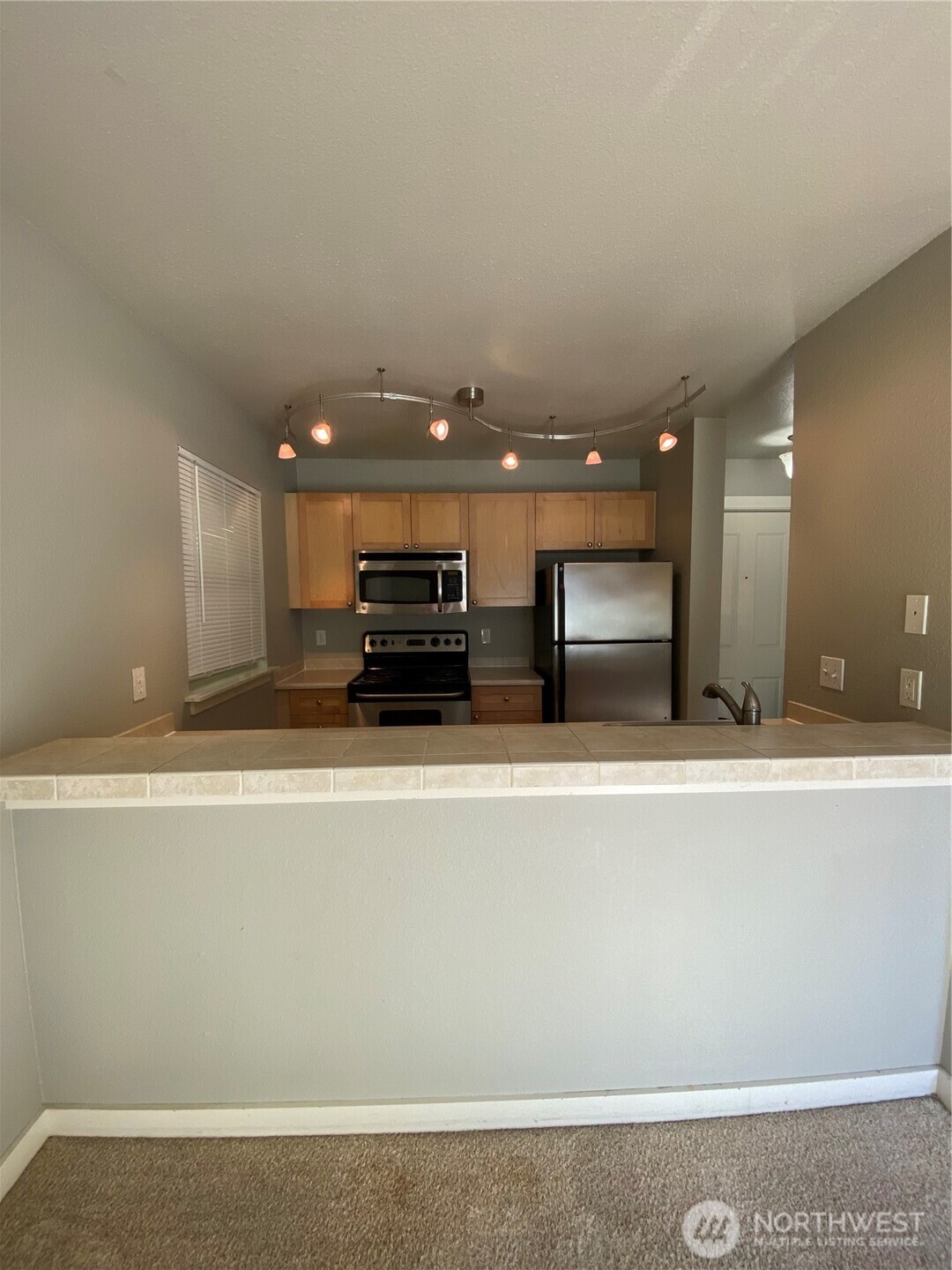 9805 Avondale Road Northeast, Unit M240 Redmond, WA 98052 - Photo 6 of 18 Gallery Image 6