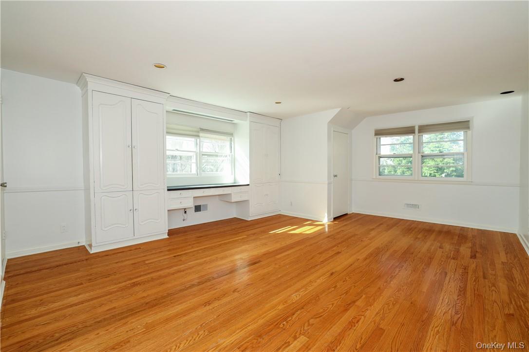 65 Lincoln Road Scarsdale, NY 10583 - Photo 14 of 29 Primary Bedroom