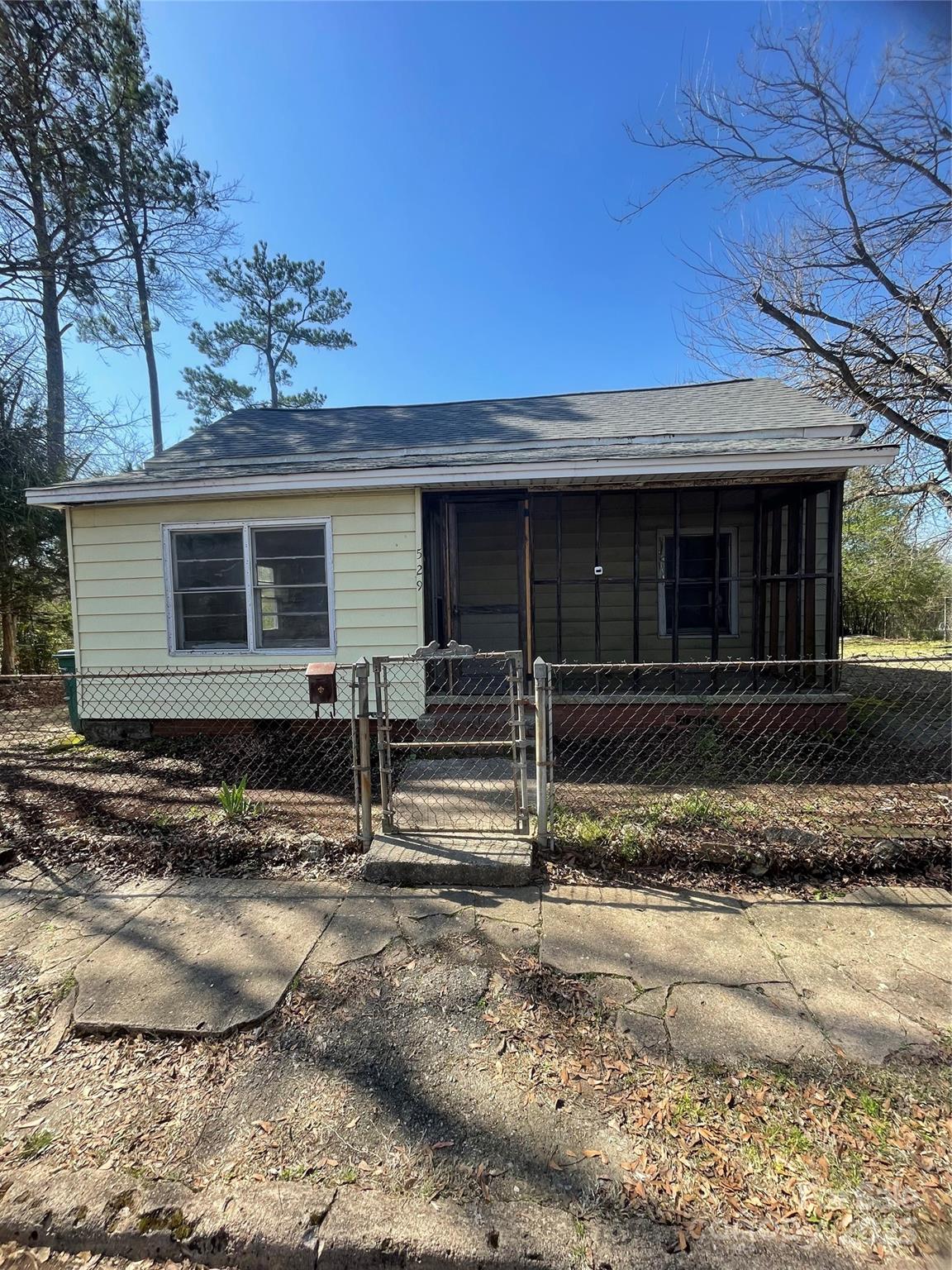 529 Devine Street Chester, SC 29706 - Photo 1 of 7 Gallery Image 1