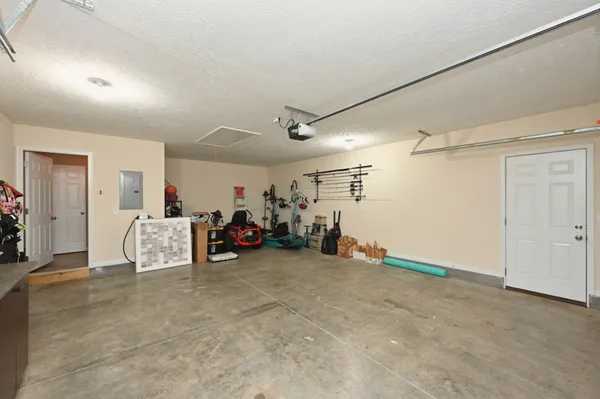 $374,900 | 2727 Cliffside Drive, Christiana, TN 37037