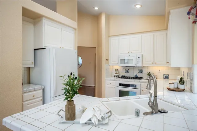 $1,399,000 | 25 Windcrest Lane, South San Francisco, CA 94080