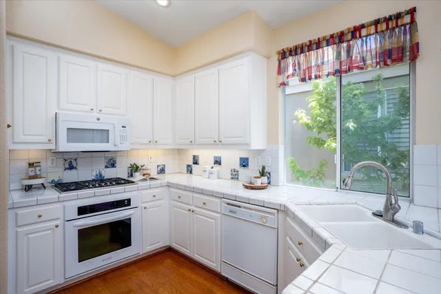 $1,399,000 | 25 Windcrest Lane, South San Francisco, CA 94080